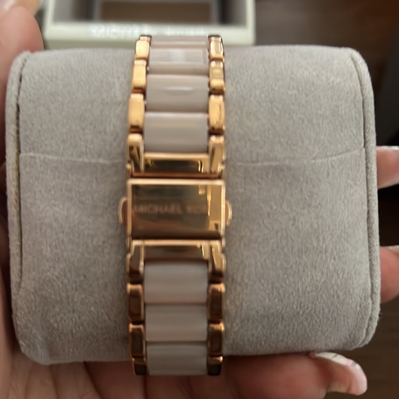 Michael Kors watch - Picture 2 of 3